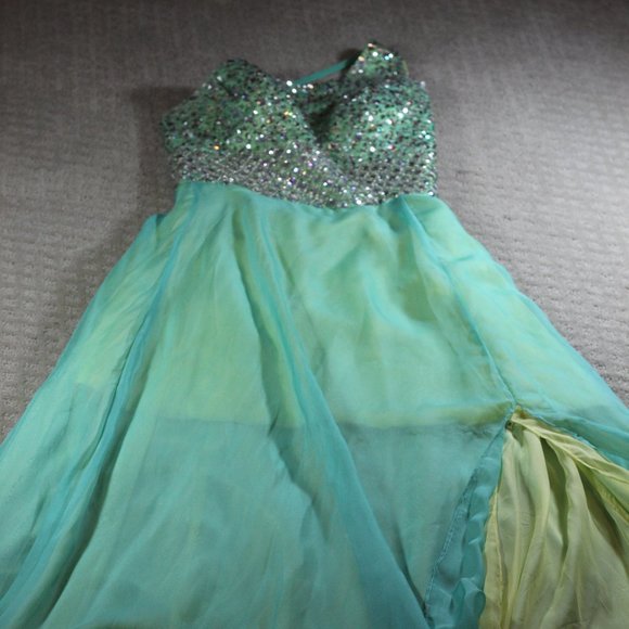 Gorgeous Full Length Formal Dress with Beaded Bodice and Layered Sheer Skirt - Picture 1 of 5